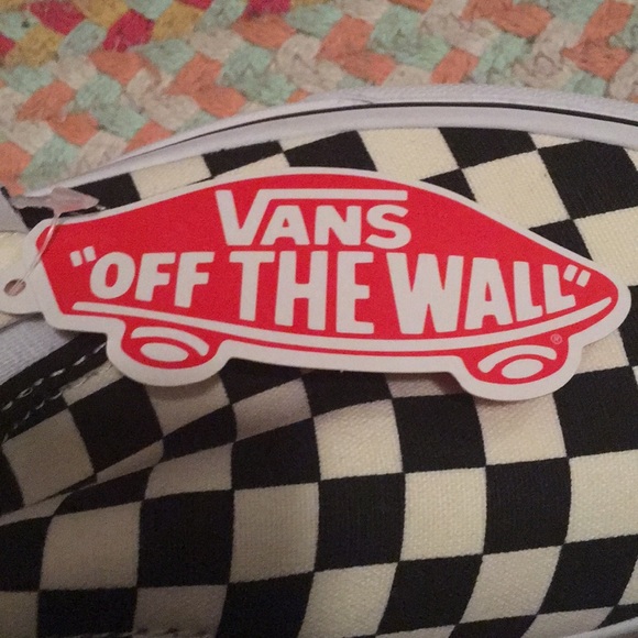 Vans - Picture 3 of 5
